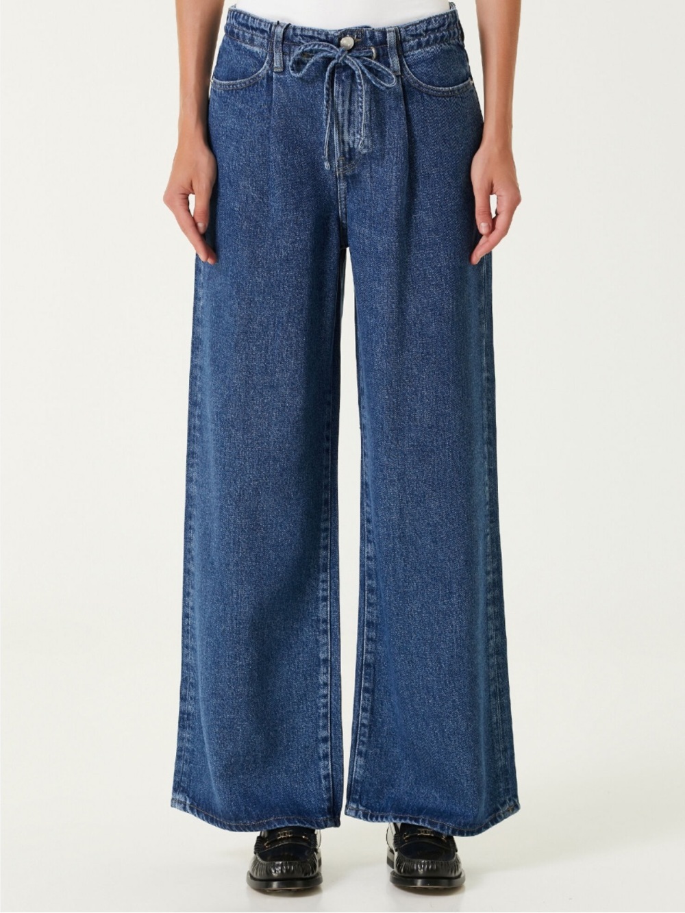 Frame Super Drape Wide-Leg Drawstring Jeans in Deep Blue size 29